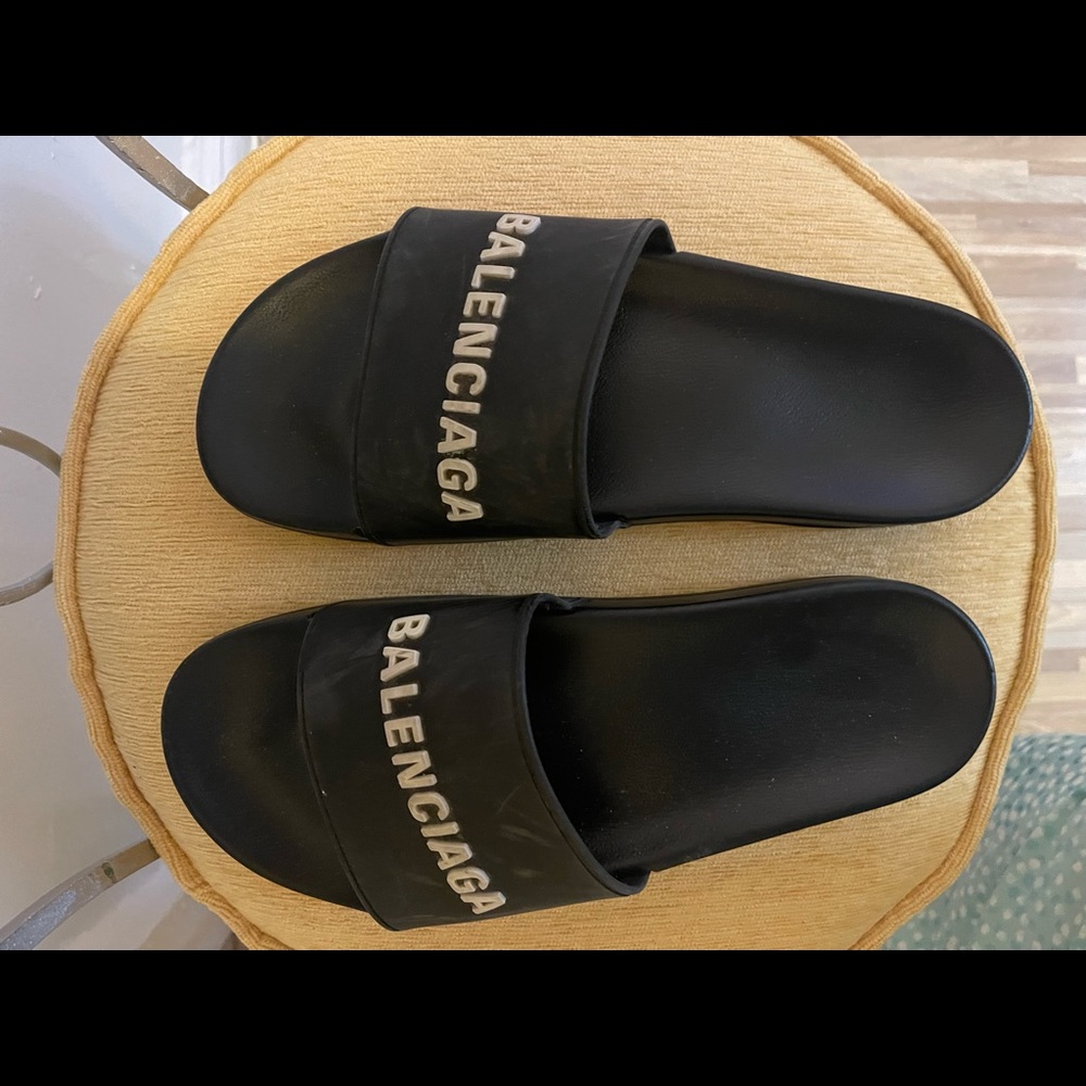 Balenciaga men sandals 🤍🖤